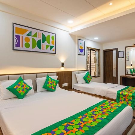 Treebo Petals Banquet & Suites - كولكاتا المظهر الخارجي الصورة