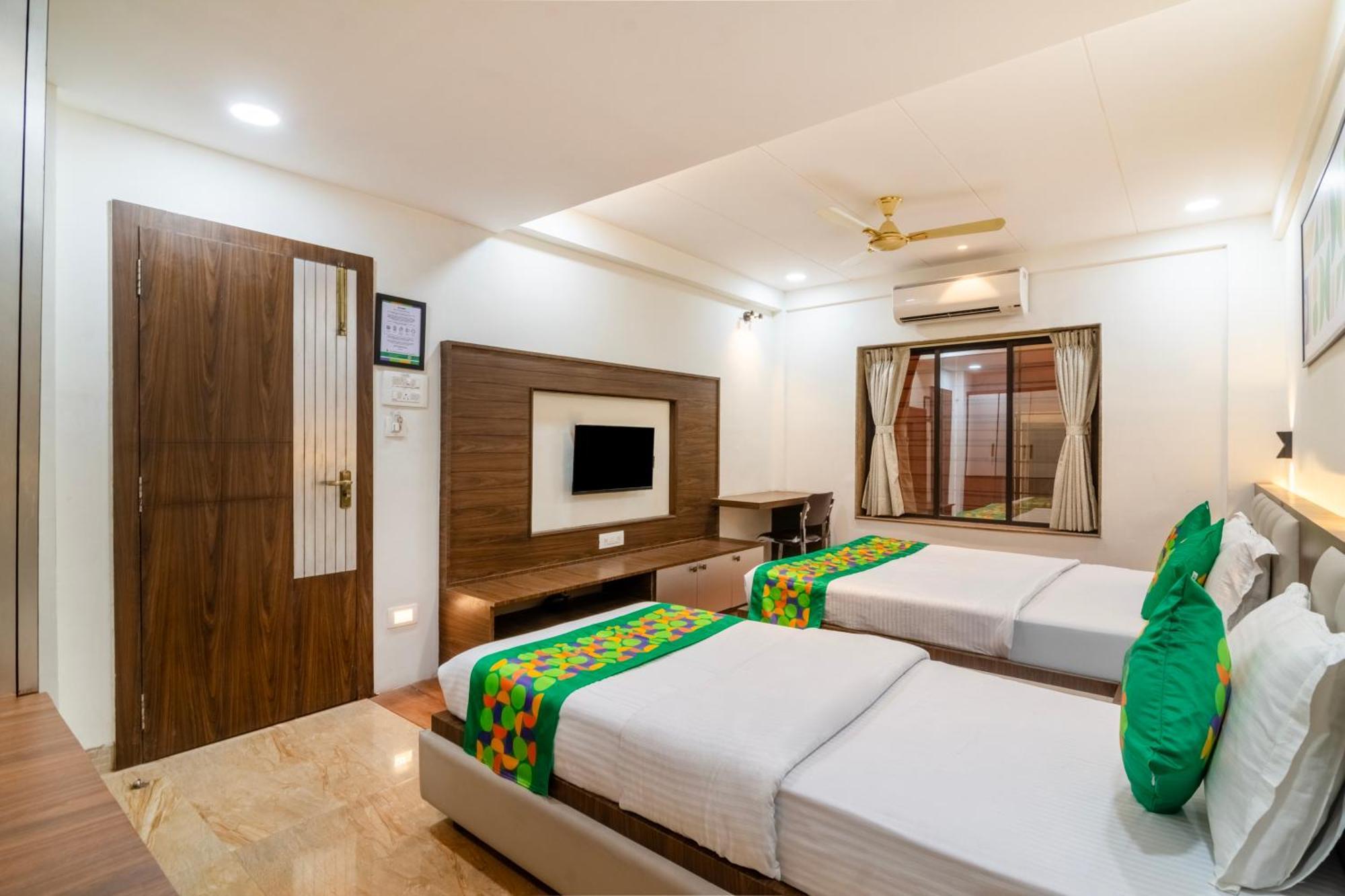 Treebo Petals Banquet & Suites - كولكاتا المظهر الخارجي الصورة