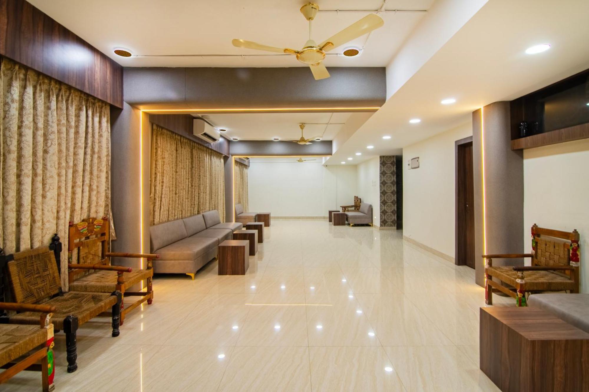 Treebo Petals Banquet & Suites - كولكاتا المظهر الخارجي الصورة