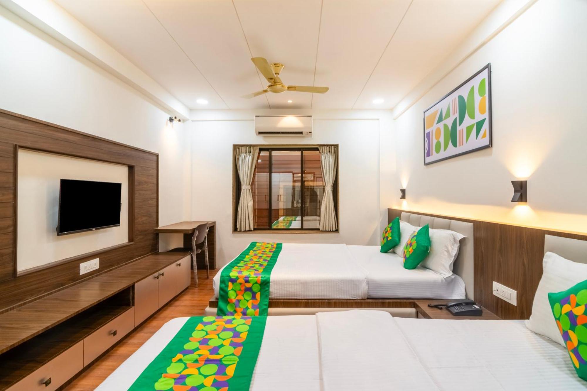 Treebo Petals Banquet & Suites - كولكاتا المظهر الخارجي الصورة