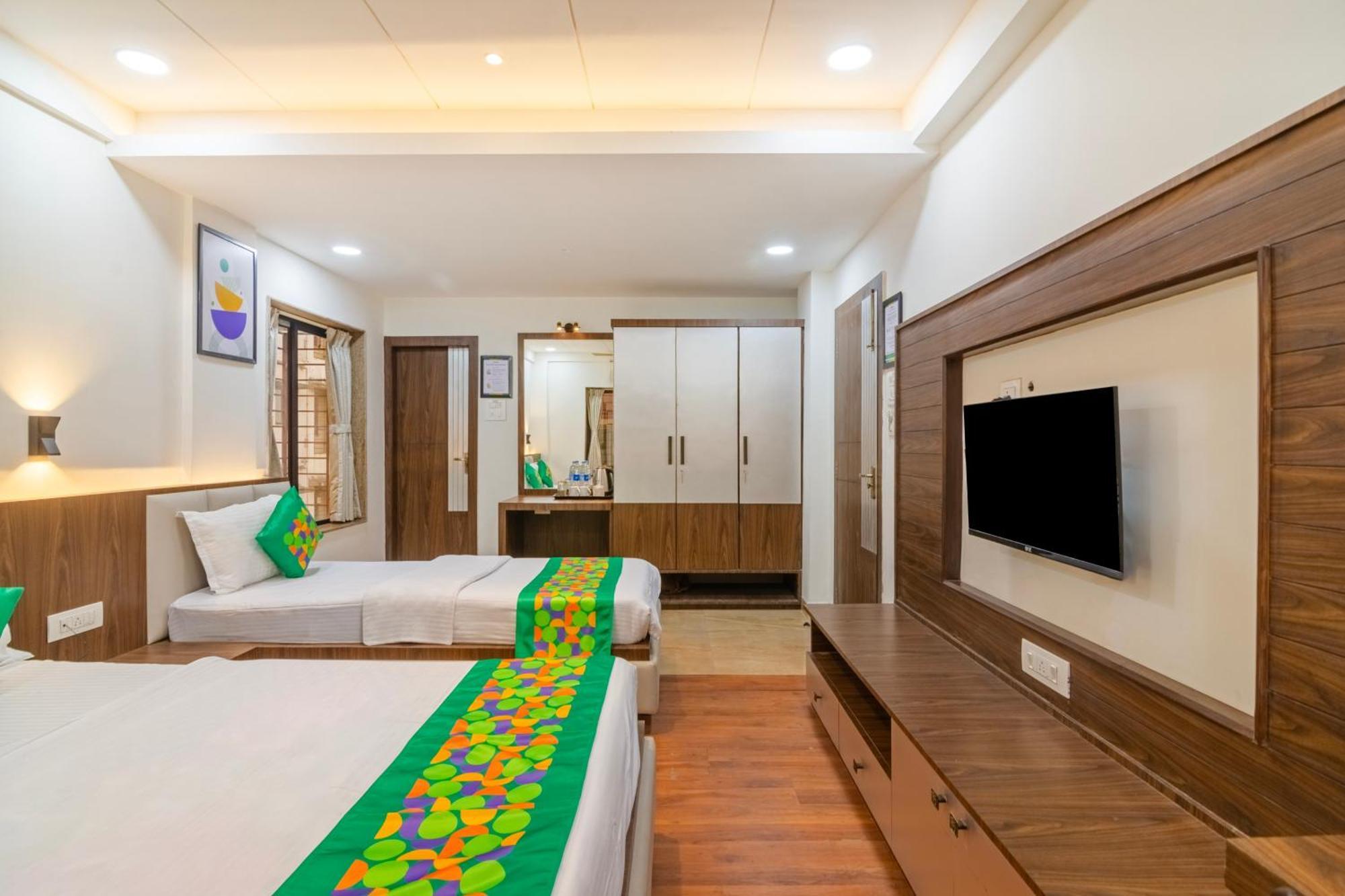 Treebo Petals Banquet & Suites - كولكاتا المظهر الخارجي الصورة